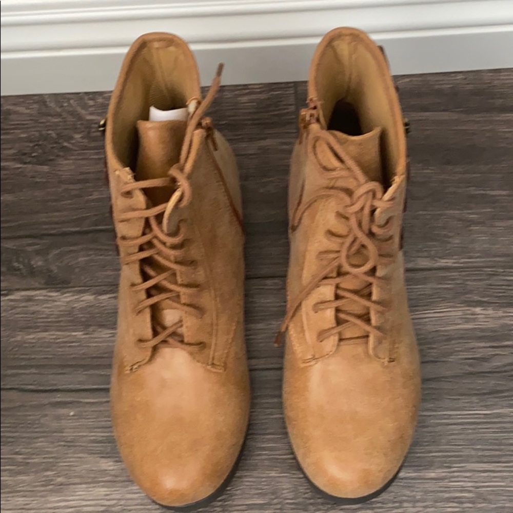 Taupe round toe ankle boot - Picture 4 of 4
